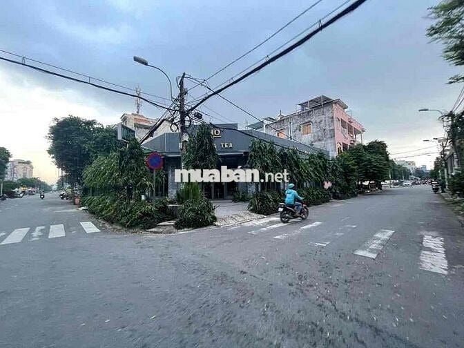 Biệt Thự góc 2MT đường lớn dt 24x16m nhà 2 tấm giá thuê 40tr/th