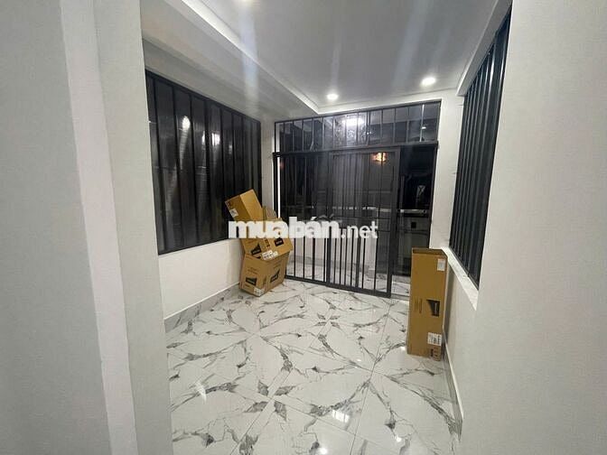 CHO THUÊ NHÀ HẺM 3 GÁC, 1 XET, NGUYỄN BIỂU Q.5