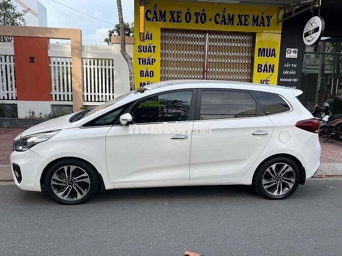 Kia Rondo 2016 2.0 GAT - 180000 km