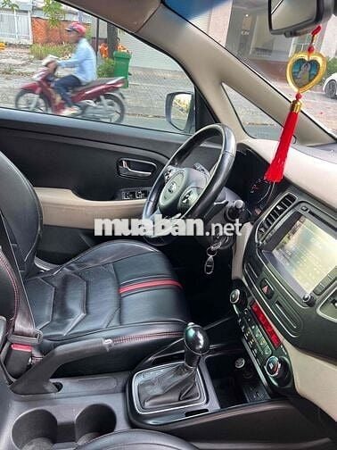 Kia Rondo 2016 2.0 GAT - 180000 km