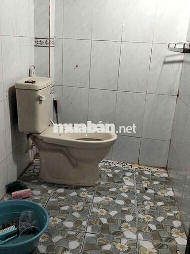 2,5 triệu/ tháng nhà 1 gác suốt hẻm 1927/ Huỳnh Tấn Phát