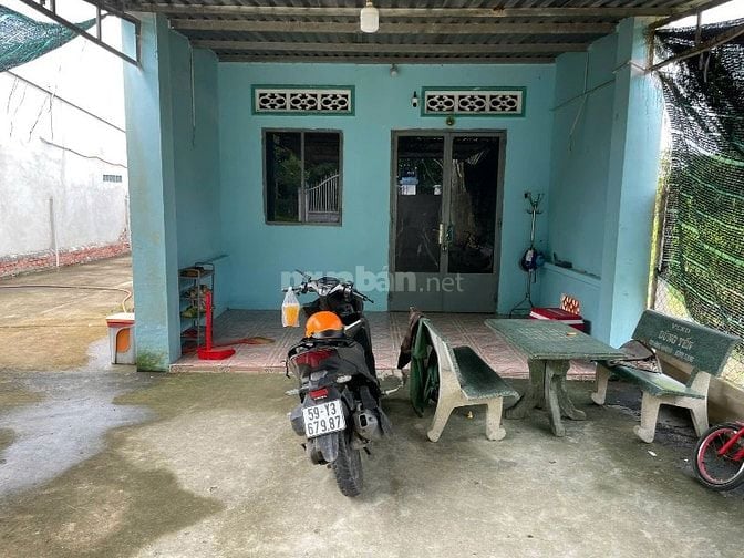 Chính chủ bán nhà mặt tiền đường Bùi Thị Ngọn, 303m2, sổ đỏ, giá 2,7tỷ