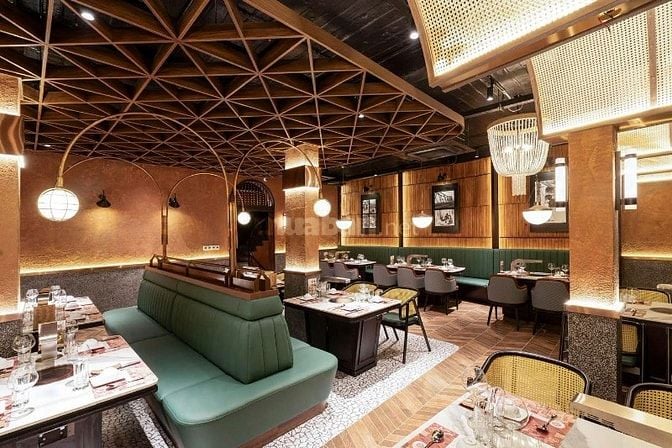  Lô góc Cầu Giấy – mặt tiền 35m, 2 tầng tổng 720m2 - 120 triệu