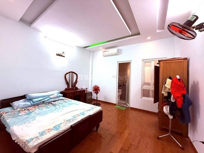 Nhà phố chính chủ xây kiên cố 4.15x15 trệt lửng 3 lầu Phạm Văn Chiêu 