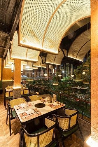  Lô góc Cầu Giấy – mặt tiền 35m, 2 tầng tổng 720m2 - 120 triệu