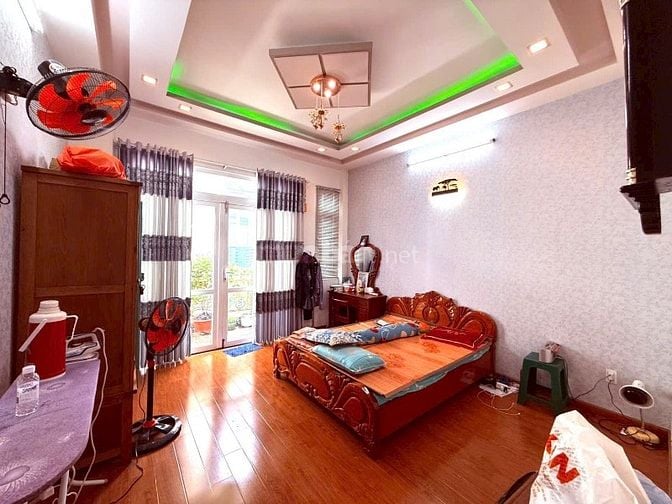 Nhà phố chính chủ xây kiên cố 4.15x15 trệt lửng 3 lầu Phạm Văn Chiêu 