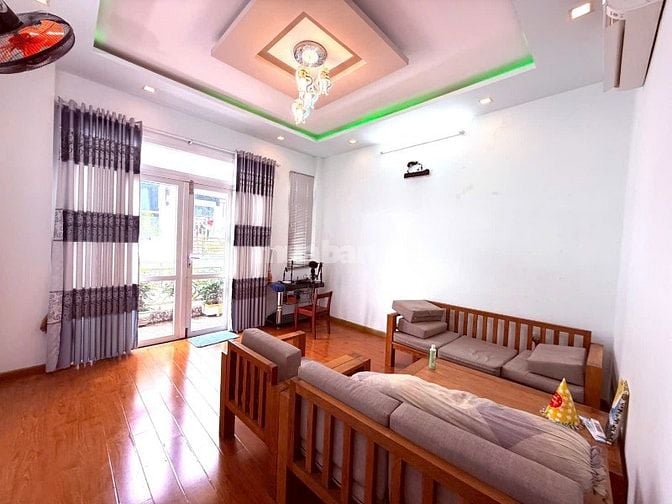 Nhà phố chính chủ xây kiên cố 4.15x15 trệt lửng 3 lầu Phạm Văn Chiêu 