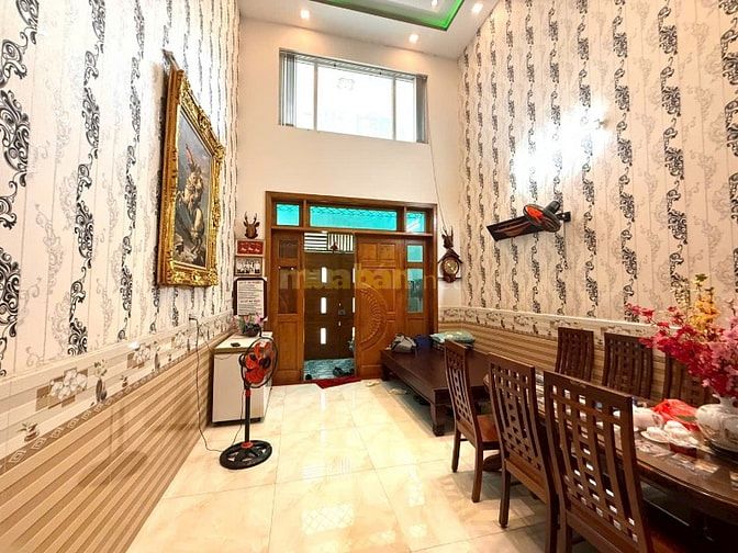 Nhà phố chính chủ xây kiên cố 4.15x15 trệt lửng 3 lầu Phạm Văn Chiêu 