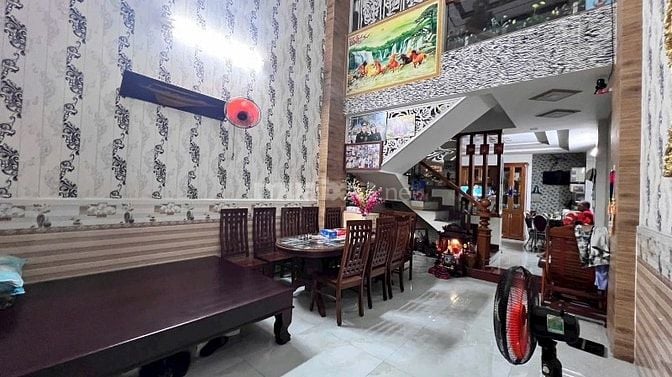 Nhà phố chính chủ xây kiên cố 4.15x15 trệt lửng 3 lầu Phạm Văn Chiêu 