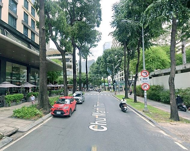 Bán toà nhà tại Quận 1, MT Chu Mạnh Trinh, 5 tầng, vị trí đắt địa