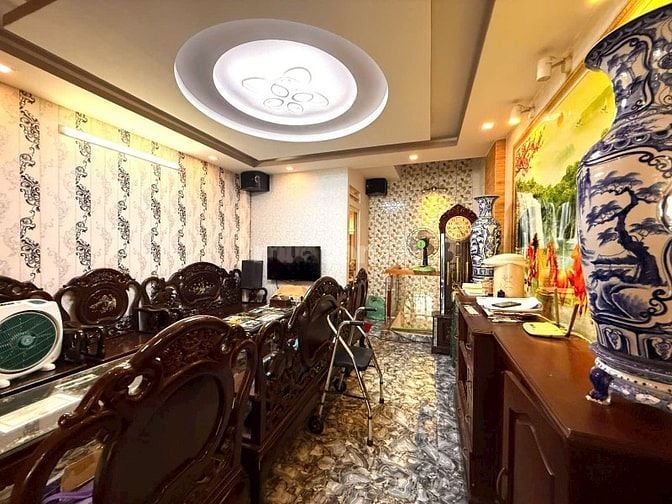 Nhà phố chính chủ xây kiên cố 4.15x15 trệt lửng 3 lầu Phạm Văn Chiêu 
