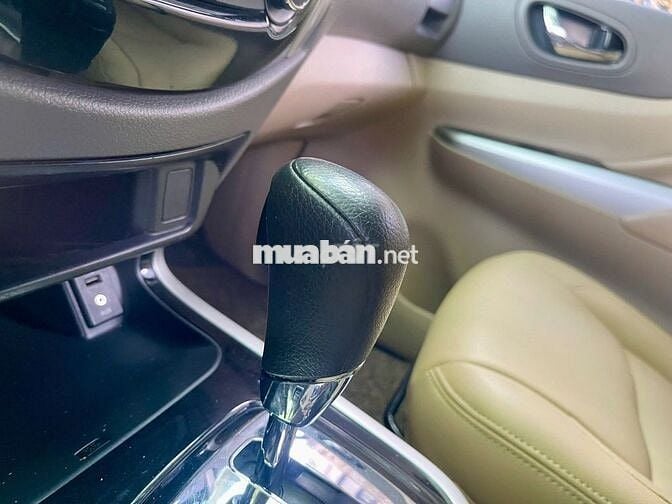 Nissan Navara 4x2 AT EL 2017 Máy dầu AT 1 cầu