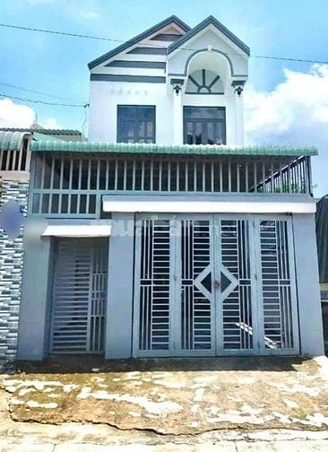NHÀ 1 lầu 3 phòng ngủ bán gấp giá 890 triệu, ở Hóc Môn, SHR 109m2 