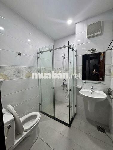 NHÀ ĐẸP 2 LẦU+SÂN THƯỢNG 4PN 5WC HẺM OTÔ THÔNG ĐƯỜNG SỐ 9-THỐNG NHẤT