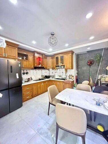 NHÀ PHỐ LIỀN KỀ 1 SẸC KHU ĐÁNG SỐNG NGUYỄN TƯ GIẢN 5PN 6WC OTO VÔ NHÀ