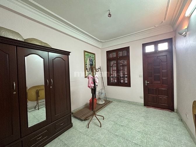 Phân lô - Lô Góc - Mặt tiền 7m - Ô tô vào nhà - Phố Hồng Mai