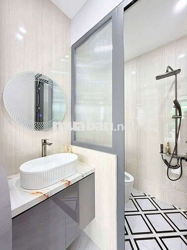 NHÀ PHỐ MỚI KENG 1 TRỤC QUANG TRUNG CHƯA QUA SỬ DỤNG 5PN CÓ THANG MÁY