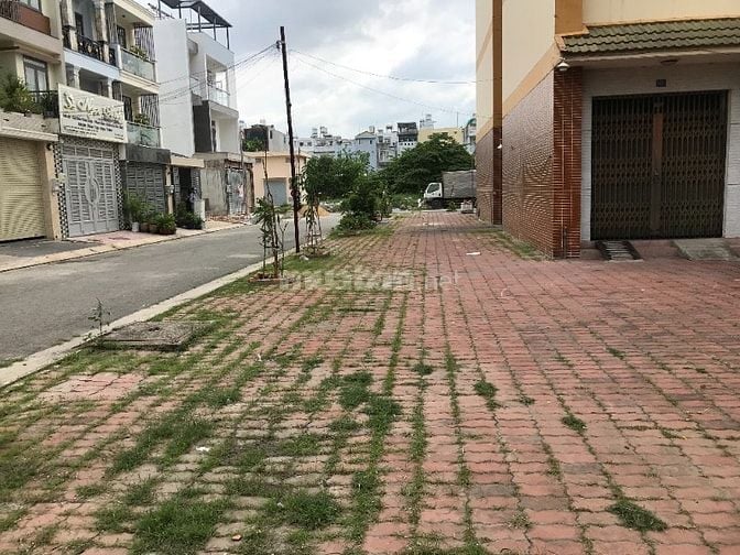 Cho thuê Nhà nguyên căn mặt tiền Q12, cách chợ An Sương 100m, chỉ 6tr/