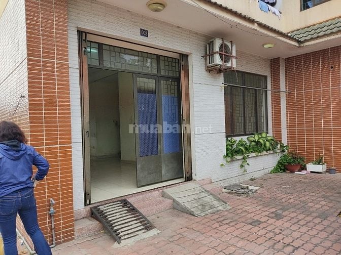 Cho thuê Nhà nguyên căn mặt tiền Q12, cách chợ An Sương 100m, chỉ 6tr/
