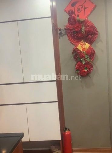 Bán căn hộ tầng 2 gần hồ Giảng Võ 