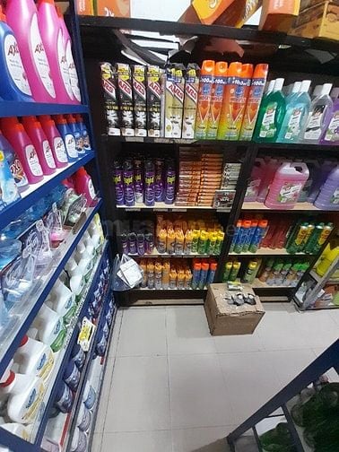 Bách hóa tổng hợp cần 3 bạn làm việc tại cửa hàng