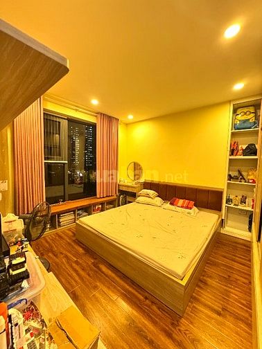 Bán căn 2N view hồ điều hoà , full nội thất cao cấp 
