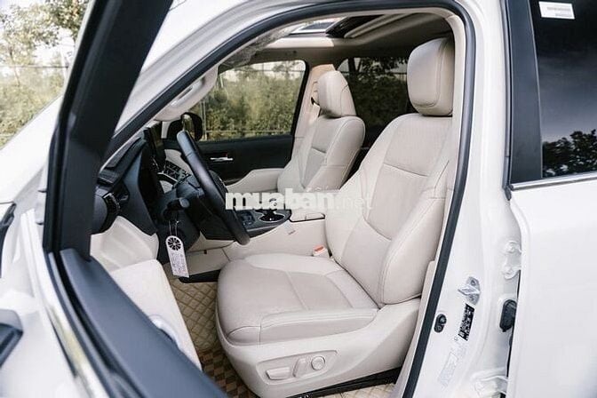 Toyota Land Cruiser 3.5 V6 2023 - 9000 km