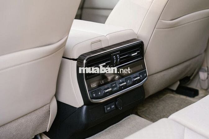 Toyota Land Cruiser 3.5 V6 2023 - 9000 km
