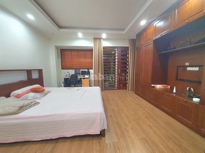 Bán nhà mặt phố Hoàng Ngân, 70m2 xây 5 tầng, kinh doanh. 24,8 tỷ