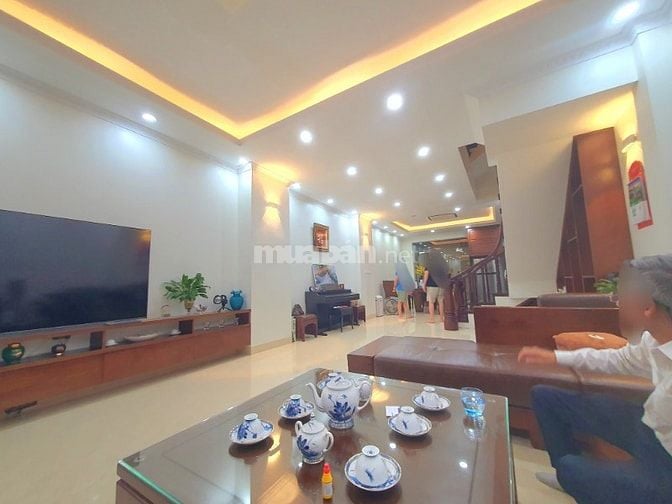 Bán nhà mặt phố Hoàng Ngân, 70m2 xây 5 tầng, kinh doanh. 24,8 tỷ