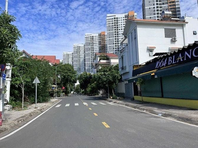 Bán nhà căn góc đường Mai Chí Thọ kdc Cán BCNV Quận 2 cũ gần chợ 156m2