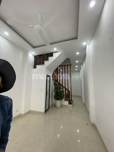 Bán nhà mới, full đồ, ở ngay ô tô phố Đại Mỗ, 33m2, 4T giá 6.88 Tỷ