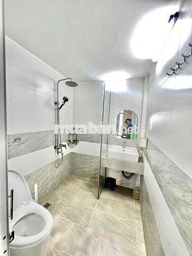 nhà full Nội Thất trệt 2 lầu 3 phòng ngủ 3wc