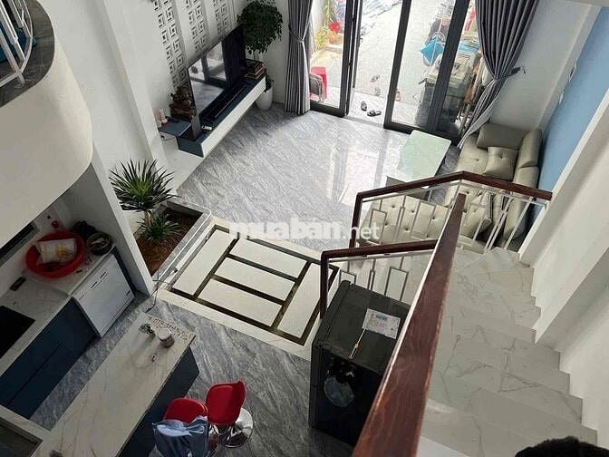 Cho Thuê nhà đẹp 2 Tầng mặt tiền Hoà Xuân
