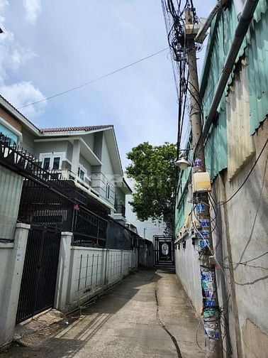 Bán nhà mới hẻm Nguyễn Thị Búp - TCH Q.12 (đối diện Hiệp Thành City)
