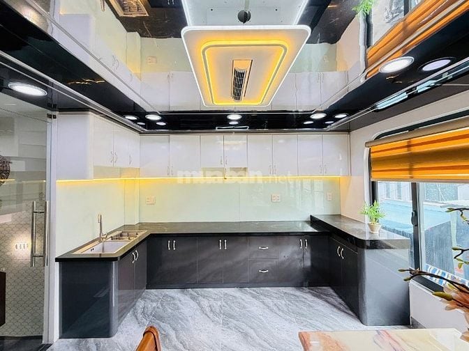 CHÍNH CHỦ 4 CĂN LIỀN KỀ ĐÚC 3 LẦU SÂN THƯỢNG KHU ĐỒNG BỘ CÓ THANG MÁY