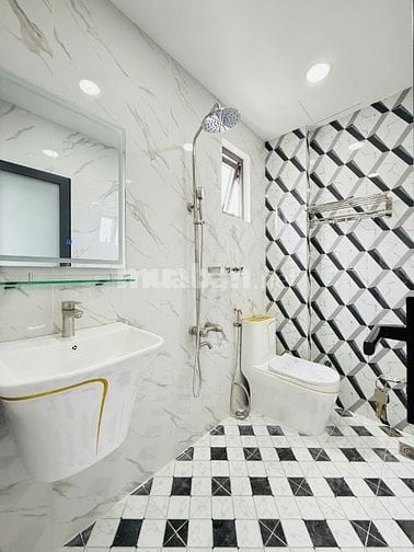 CHÍNH CHỦ 4 CĂN LIỀN KỀ ĐÚC 3 LẦU SÂN THƯỢNG KHU ĐỒNG BỘ CÓ THANG MÁY
