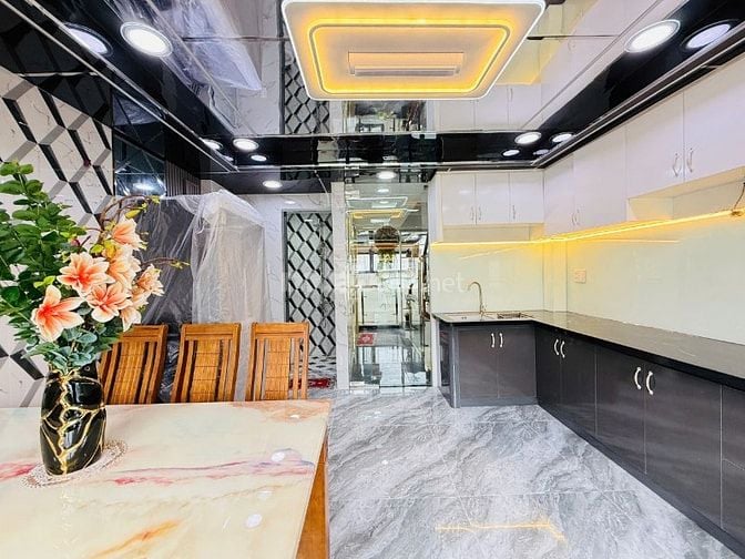 CHÍNH CHỦ 4 CĂN LIỀN KỀ ĐÚC 3 LẦU SÂN THƯỢNG KHU ĐỒNG BỘ CÓ THANG MÁY