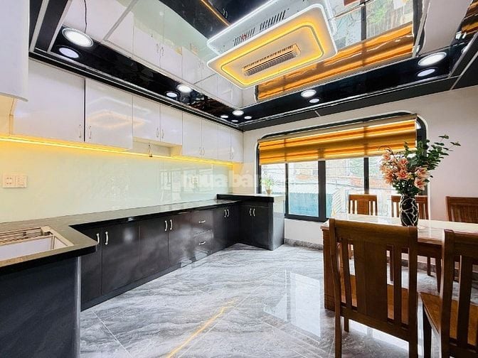 CHÍNH CHỦ 4 CĂN LIỀN KỀ ĐÚC 3 LẦU SÂN THƯỢNG KHU ĐỒNG BỘ CÓ THANG MÁY