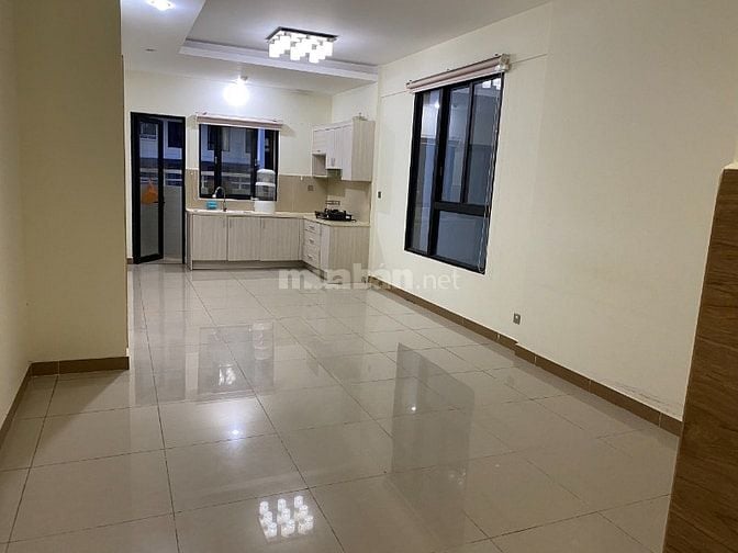 Bán căn hộ 90m2  2pn 2wc. Gía 2.7ty