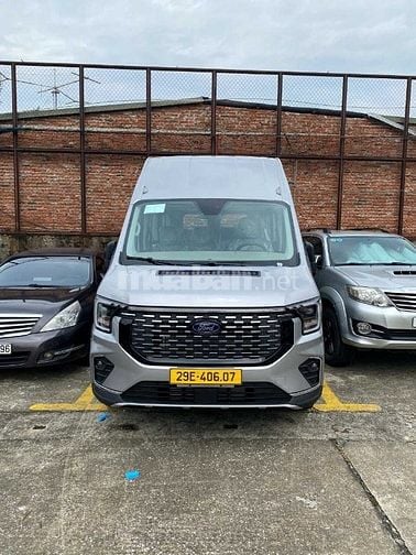 Tuyển dụng tài xế lái xe 16 chỗ