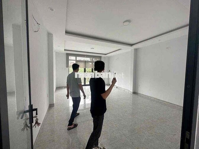 Cho thuê nhà đường kinh doanh khu dân cư Hiệp Thành 3