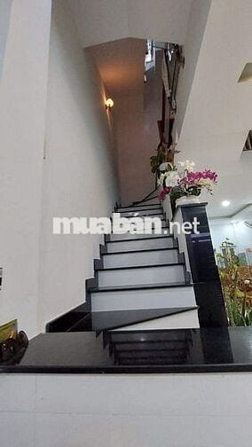Nhà nguyên căn 150m2 4PN đường 40 Phường Hiệp Bình. Chính chủ