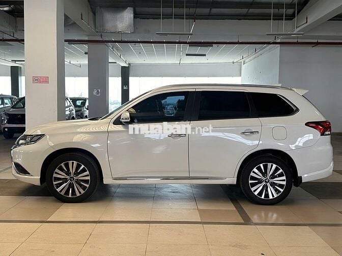Mitsubishi Outlander 2024 2.0 CVT - 20 km