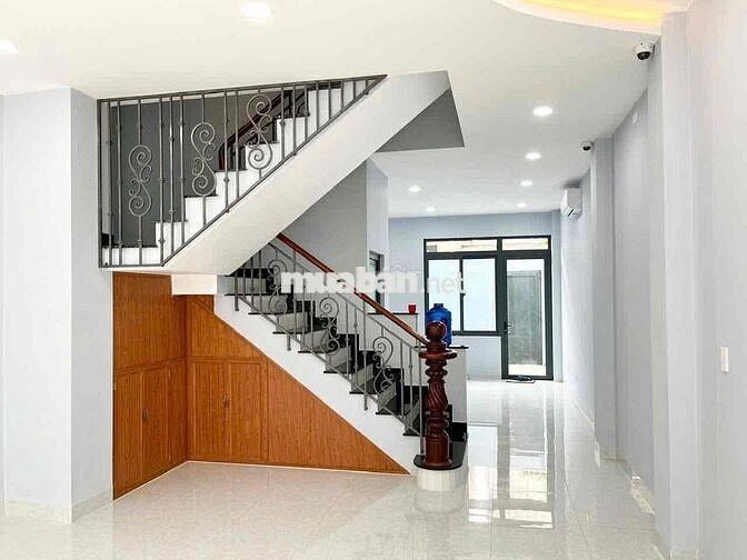 bán nhà 2 mặt tiền hẻm xe hơi kênh tân hoá