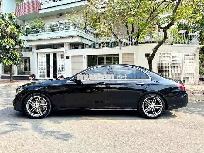 Mercedes Benz E Class 2018 E300 AMG 1 chủ