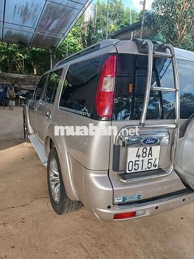 Ford everest 2012 2.5L 4x2 MT - 123456 km