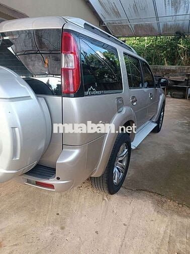 Ford everest 2012 2.5L 4x2 MT - 123456 km