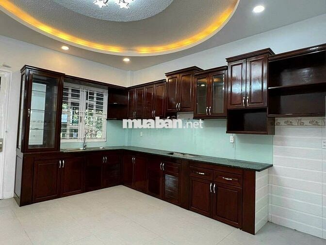 Chính chủ cho thuê nhà MT 496A Sư Vạn Hạnh P.10 Q.10