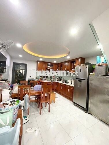 CHỦ VAY BANK >3 TỶ-CẮT LỖ NHÀ ĐẸP 4 TẦNG-HXH ĐỖ CỬA -60M²-CHỈ 4.X TỶ